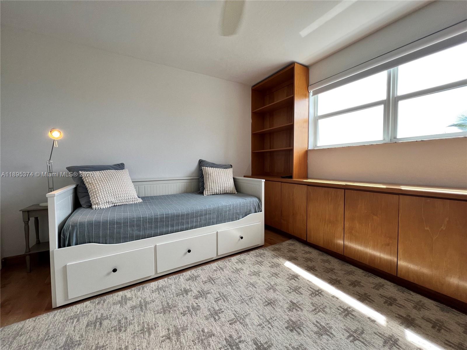 CRANDON TOWER CONDO - Residential Lease