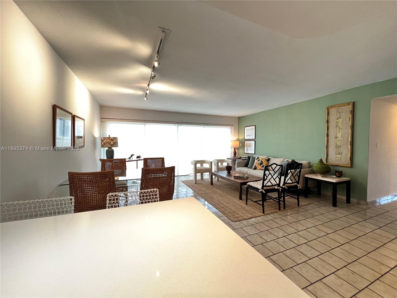 CRANDON TOWER CONDO - Residential Lease