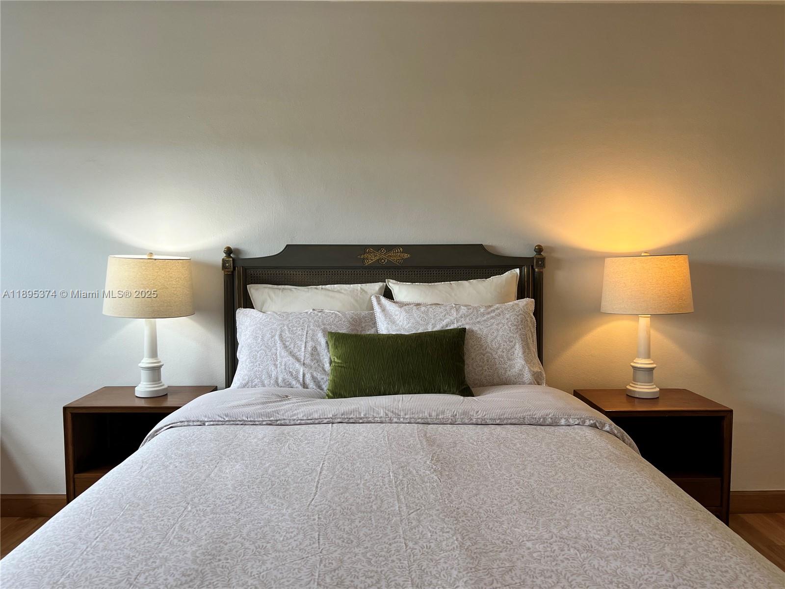 CRANDON TOWER CONDO - Residential Lease