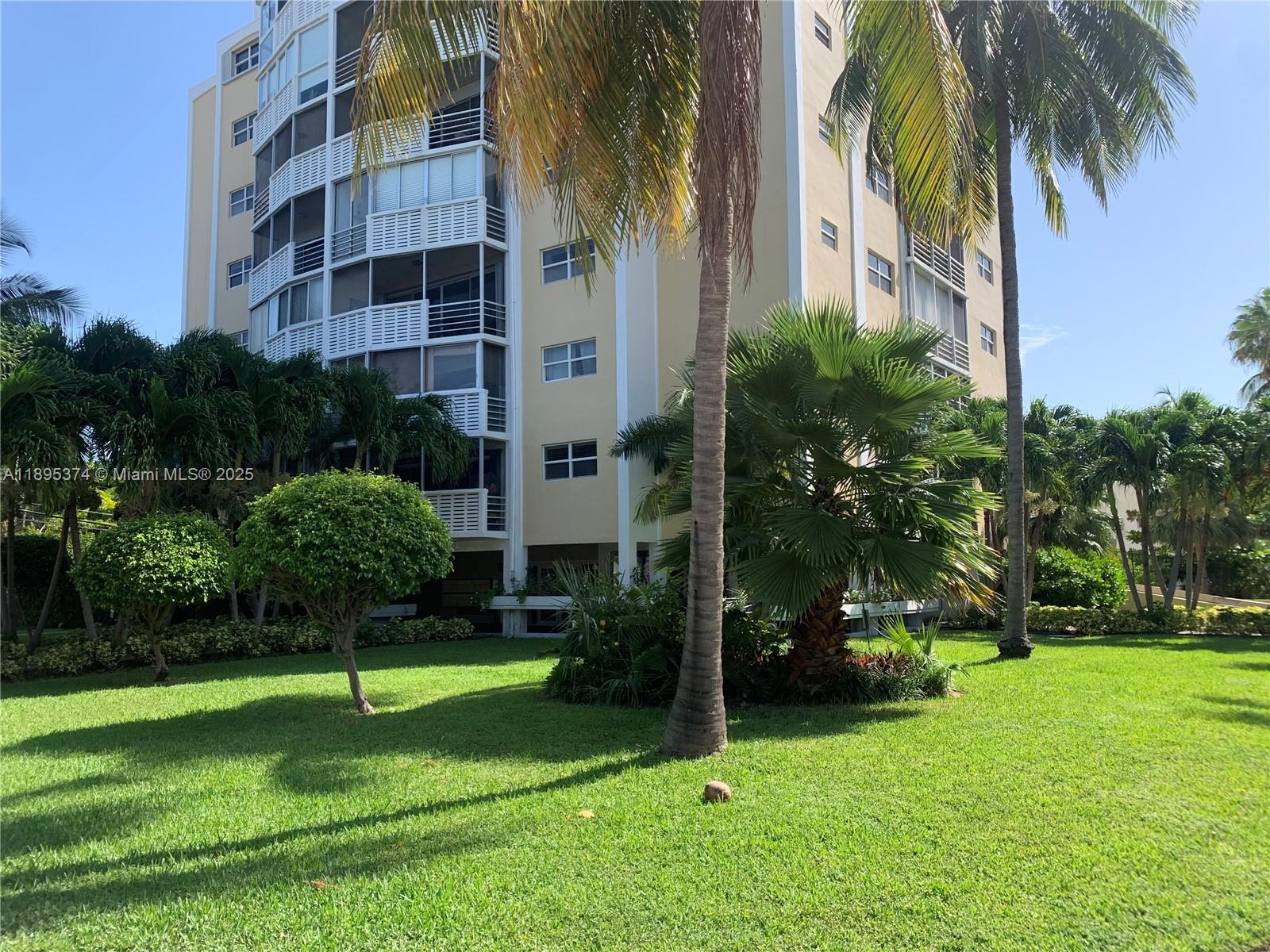 CRANDON TOWER CONDO - Residential Lease