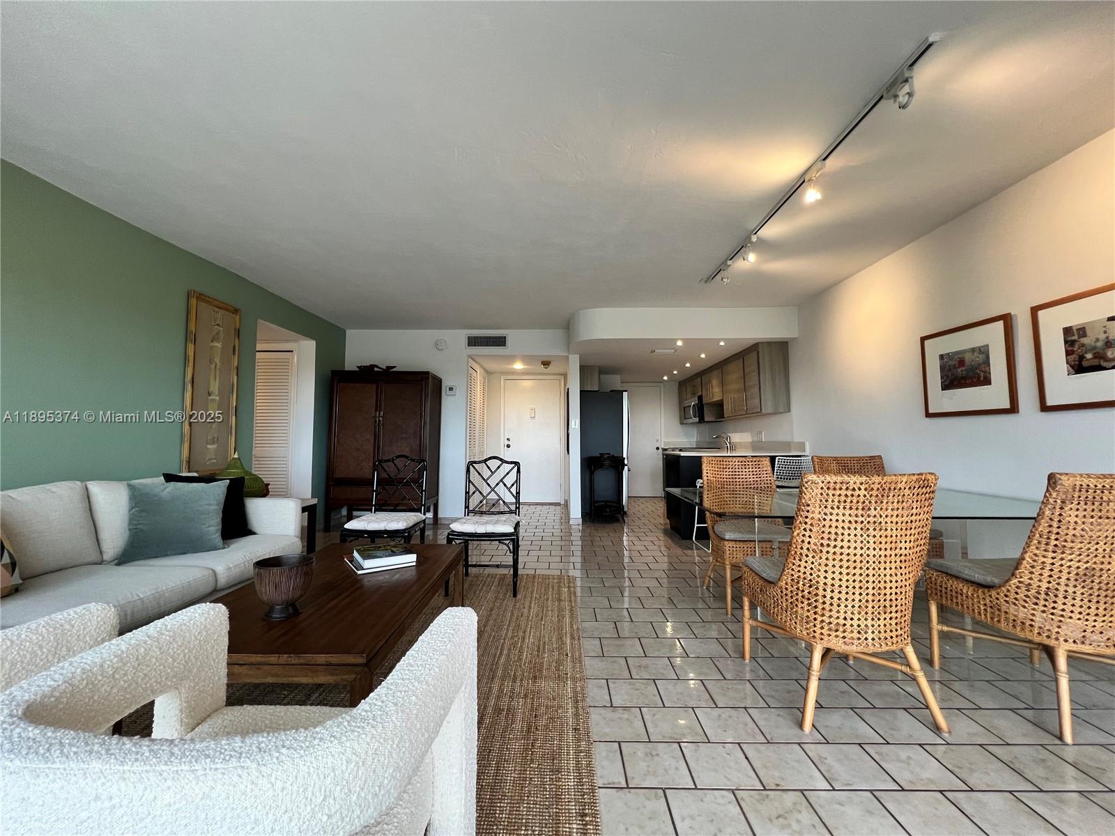 CRANDON TOWER CONDO - Residential Lease