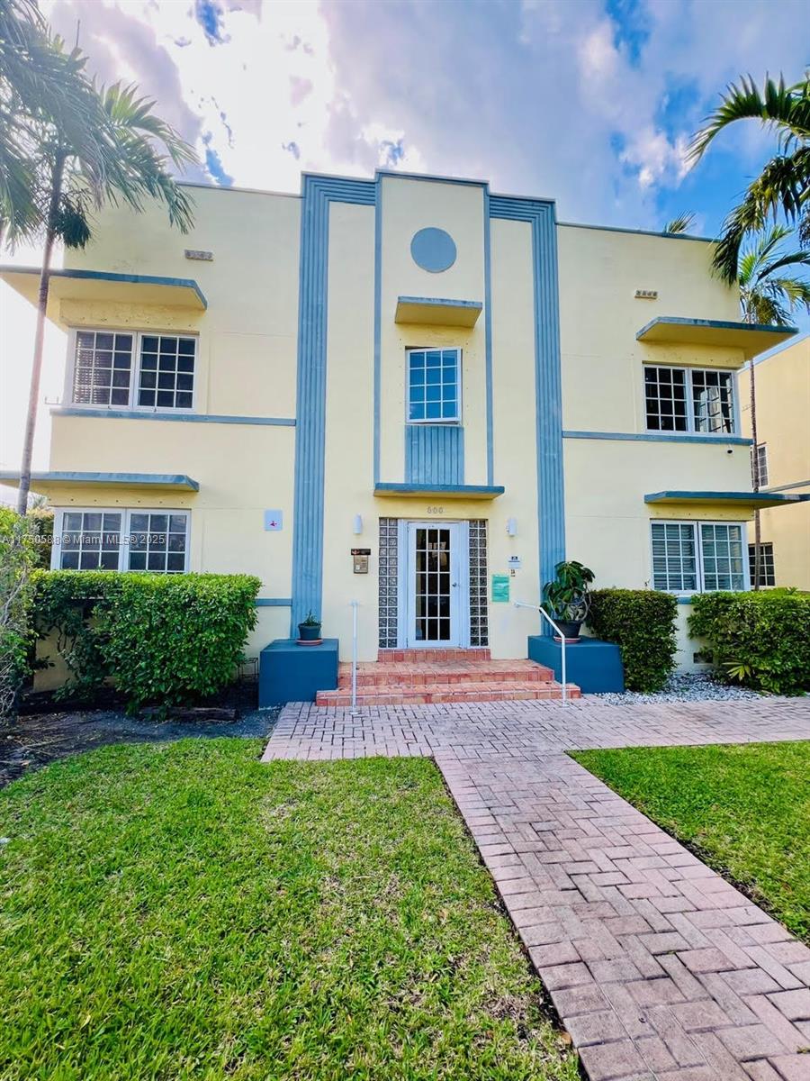 Rental Property at 600 Euclid Ave 5A, Miami Beach, Miami-Dade County, Florida - Bedrooms: 2 
Bathrooms: 2  - $2,950 MO.