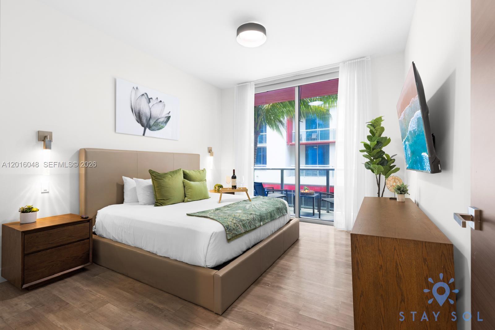 COSTA HOLLYWOOD CONDO - Residential