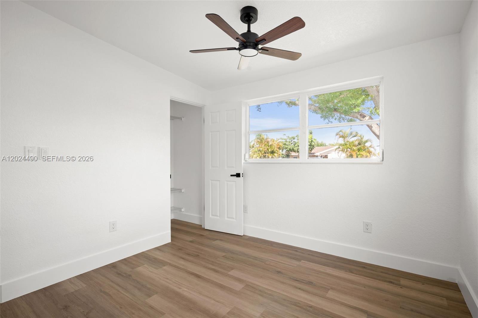 SEMINOLE LAKE VILLAGE 2ND - Residential