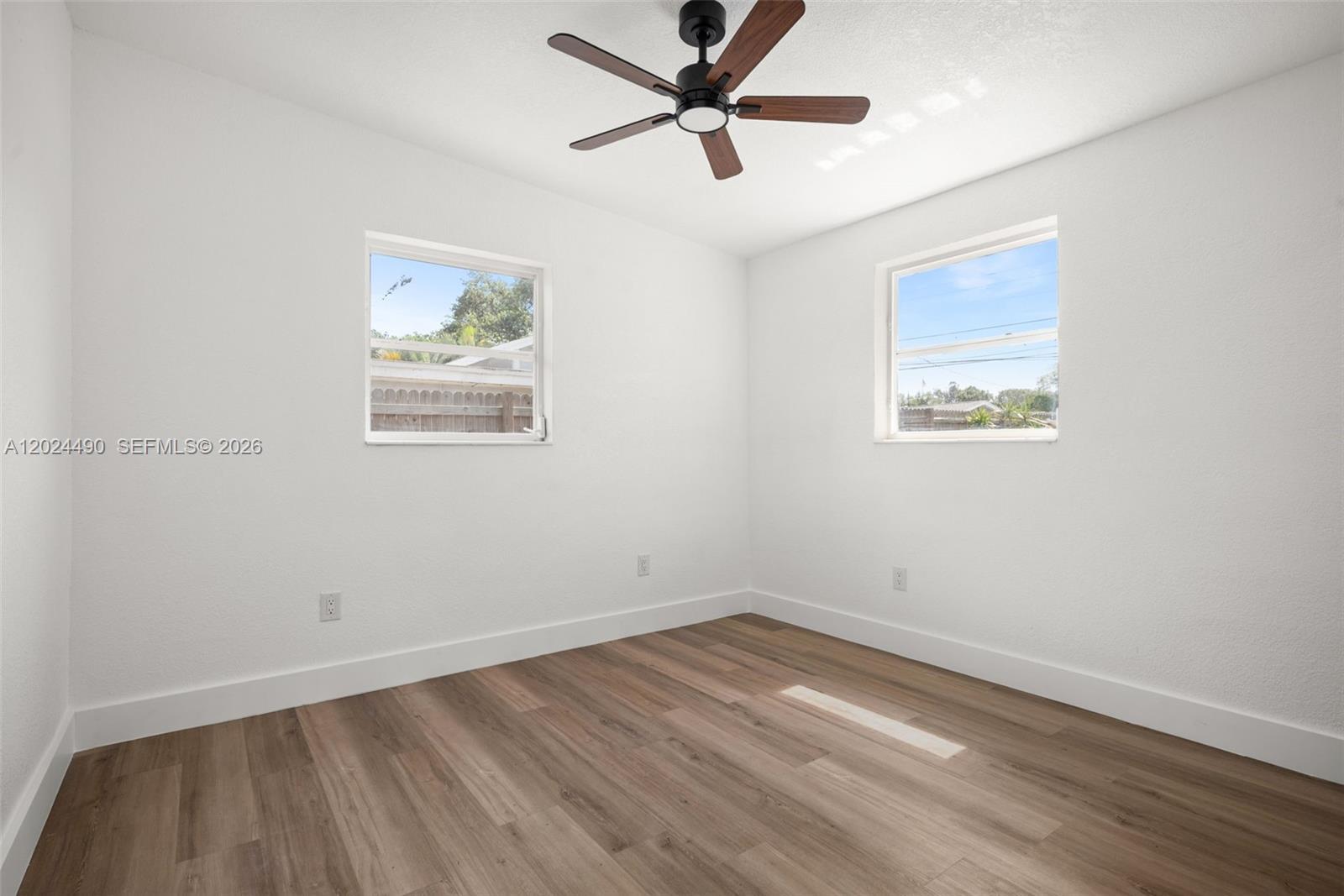 SEMINOLE LAKE VILLAGE 2ND - Residential