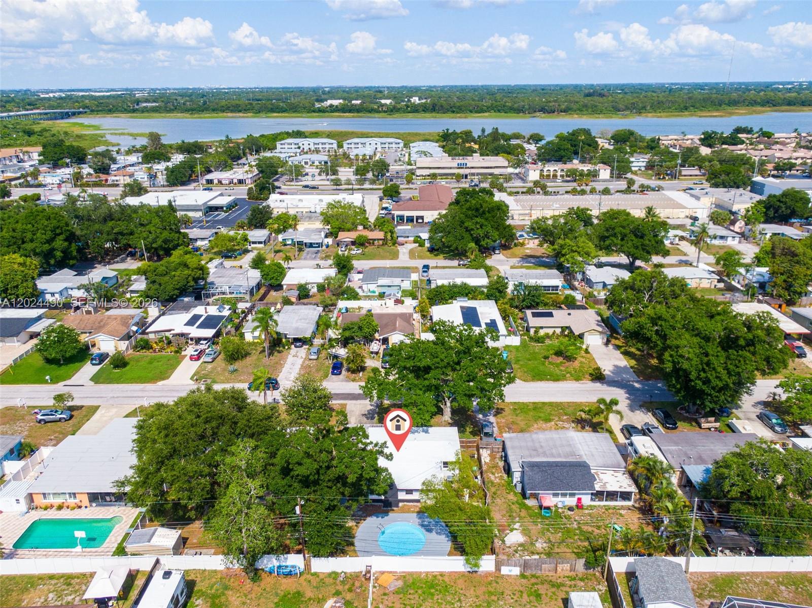 SEMINOLE LAKE VILLAGE 2ND - Residential