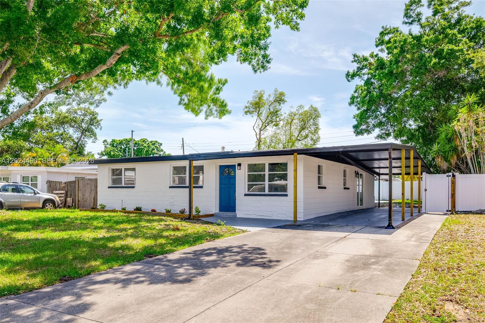 SEMINOLE LAKE VILLAGE 2ND - Residential