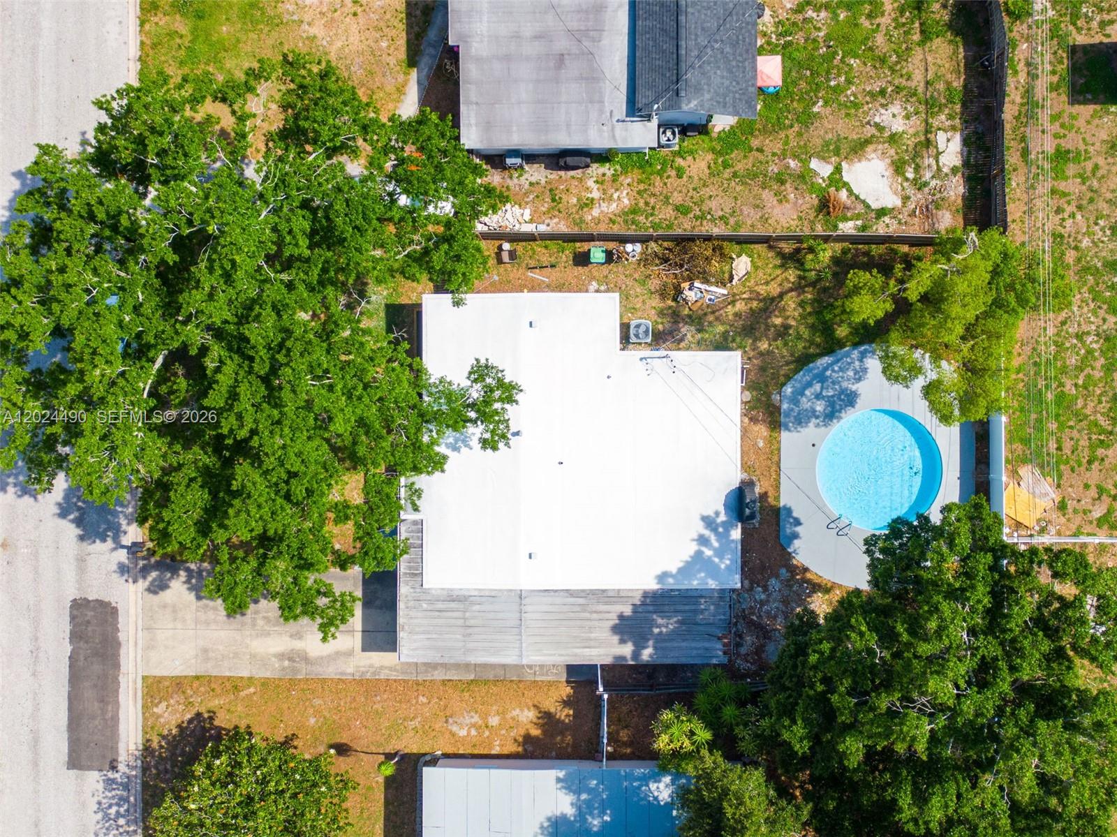 SEMINOLE LAKE VILLAGE 2ND - Residential