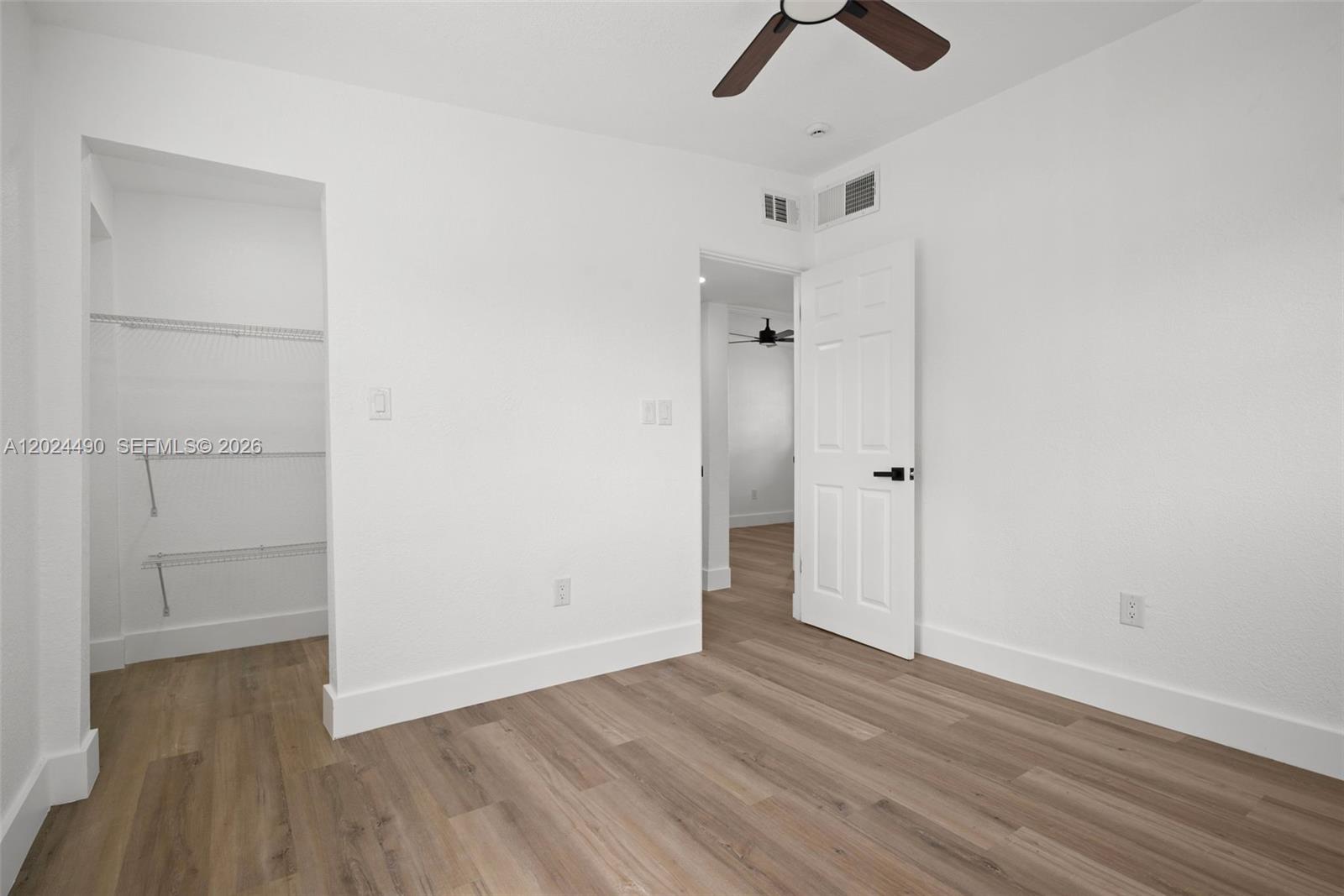 SEMINOLE LAKE VILLAGE 2ND - Residential