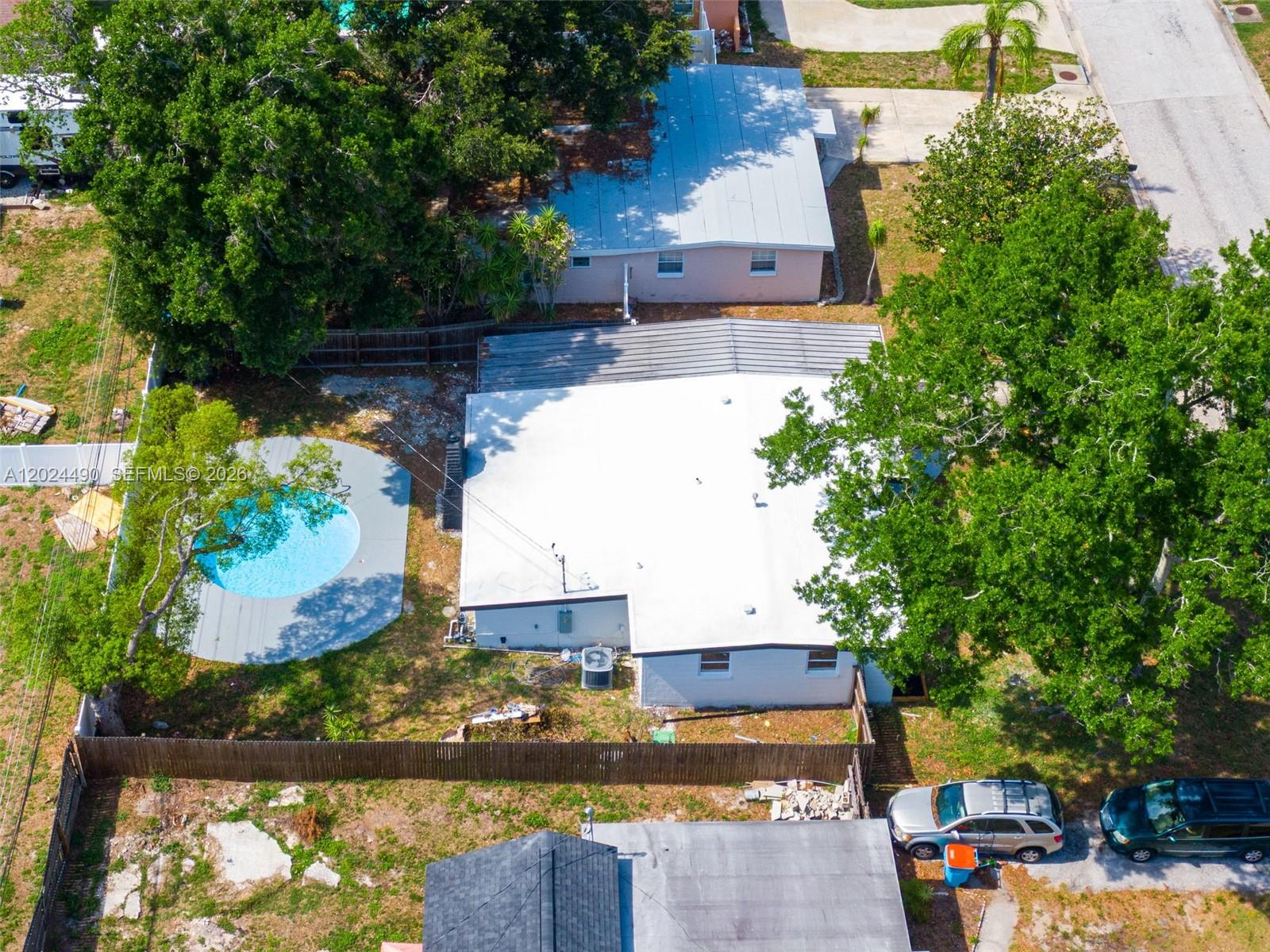 SEMINOLE LAKE VILLAGE 2ND - Residential