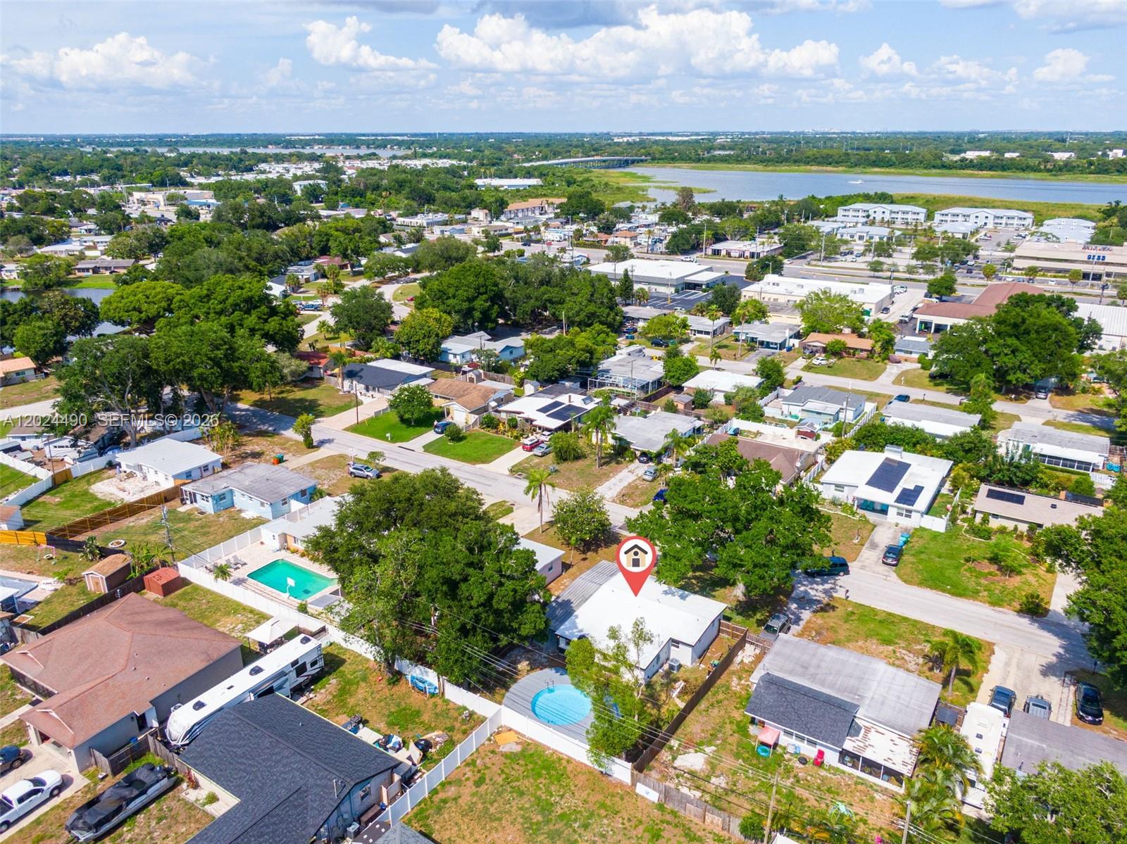 SEMINOLE LAKE VILLAGE 2ND - Residential