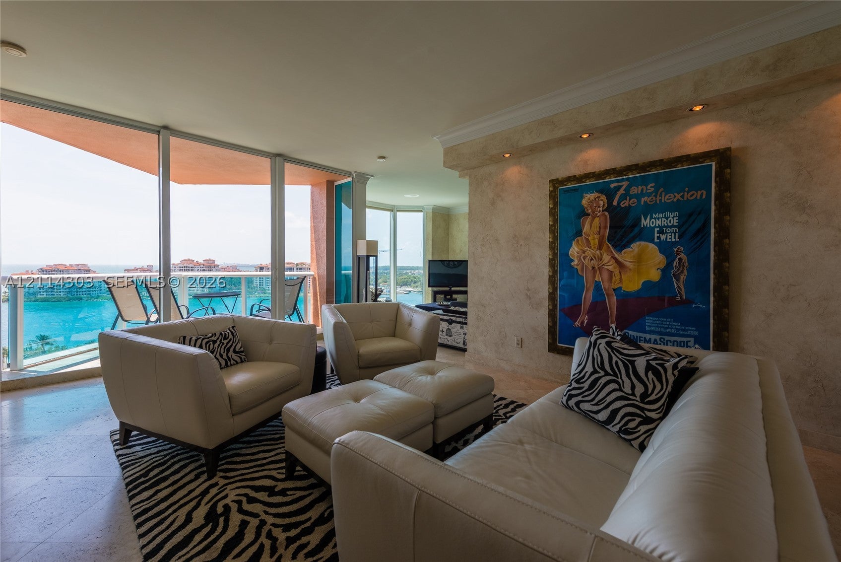 300 S Pointe Dr 1504