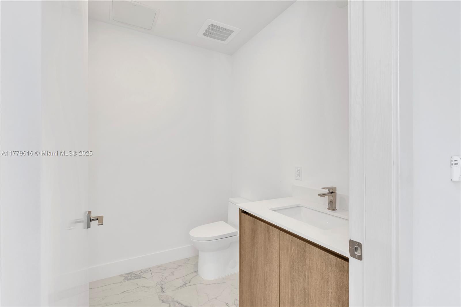 Aurora Condo - Residential