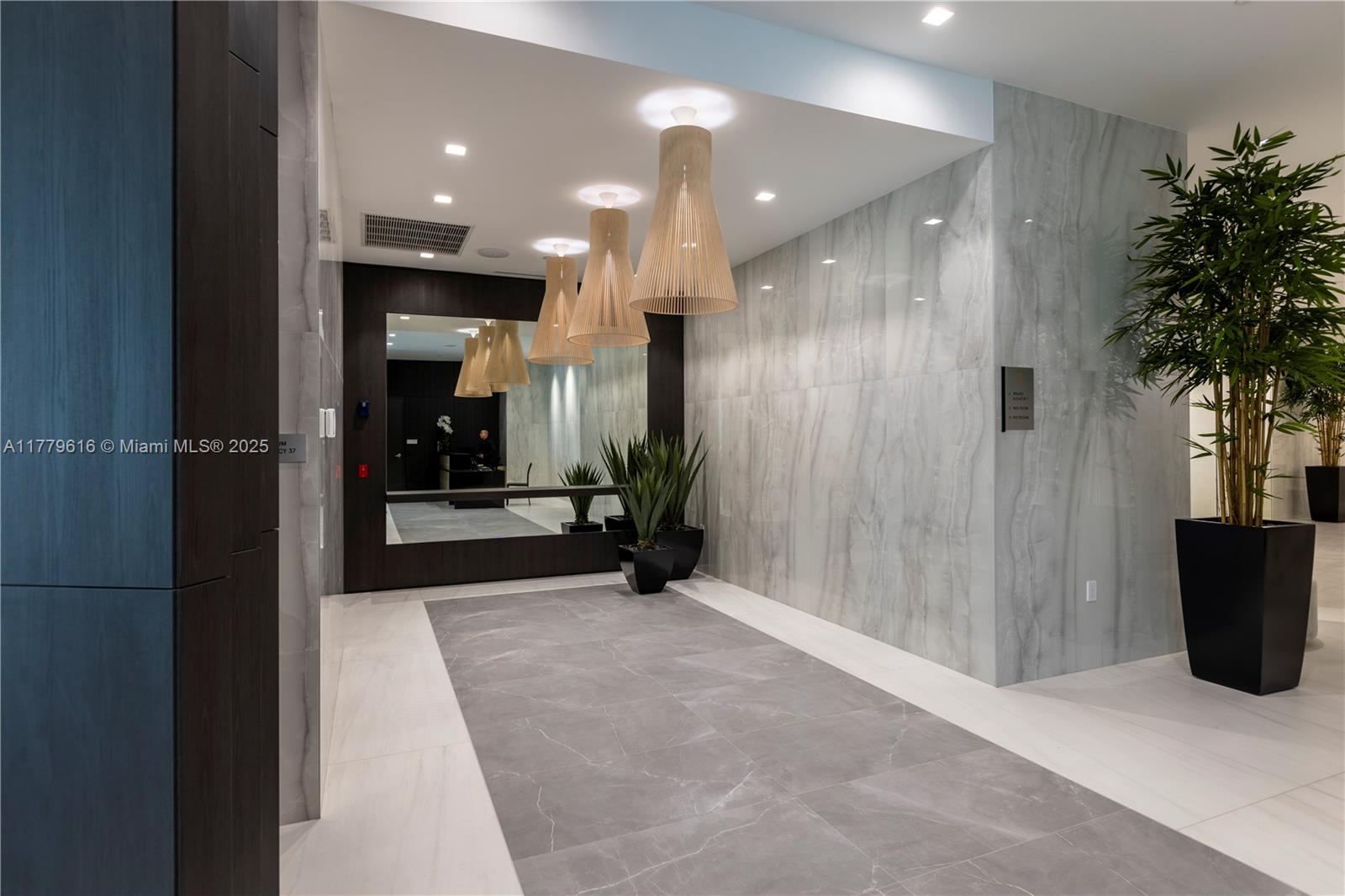 Aurora Condo - Residential