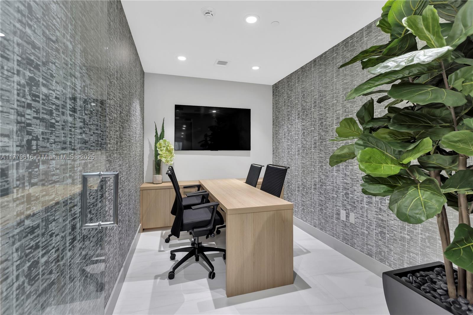 Aurora Condo - Residential