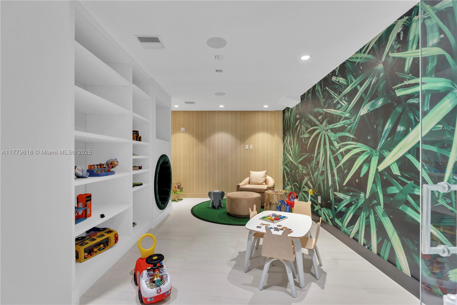 Aurora Condo - Residential