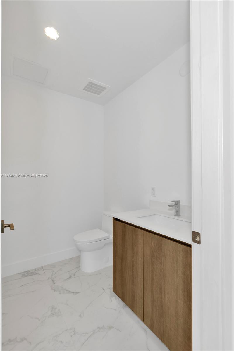 Aurora Condo - Residential