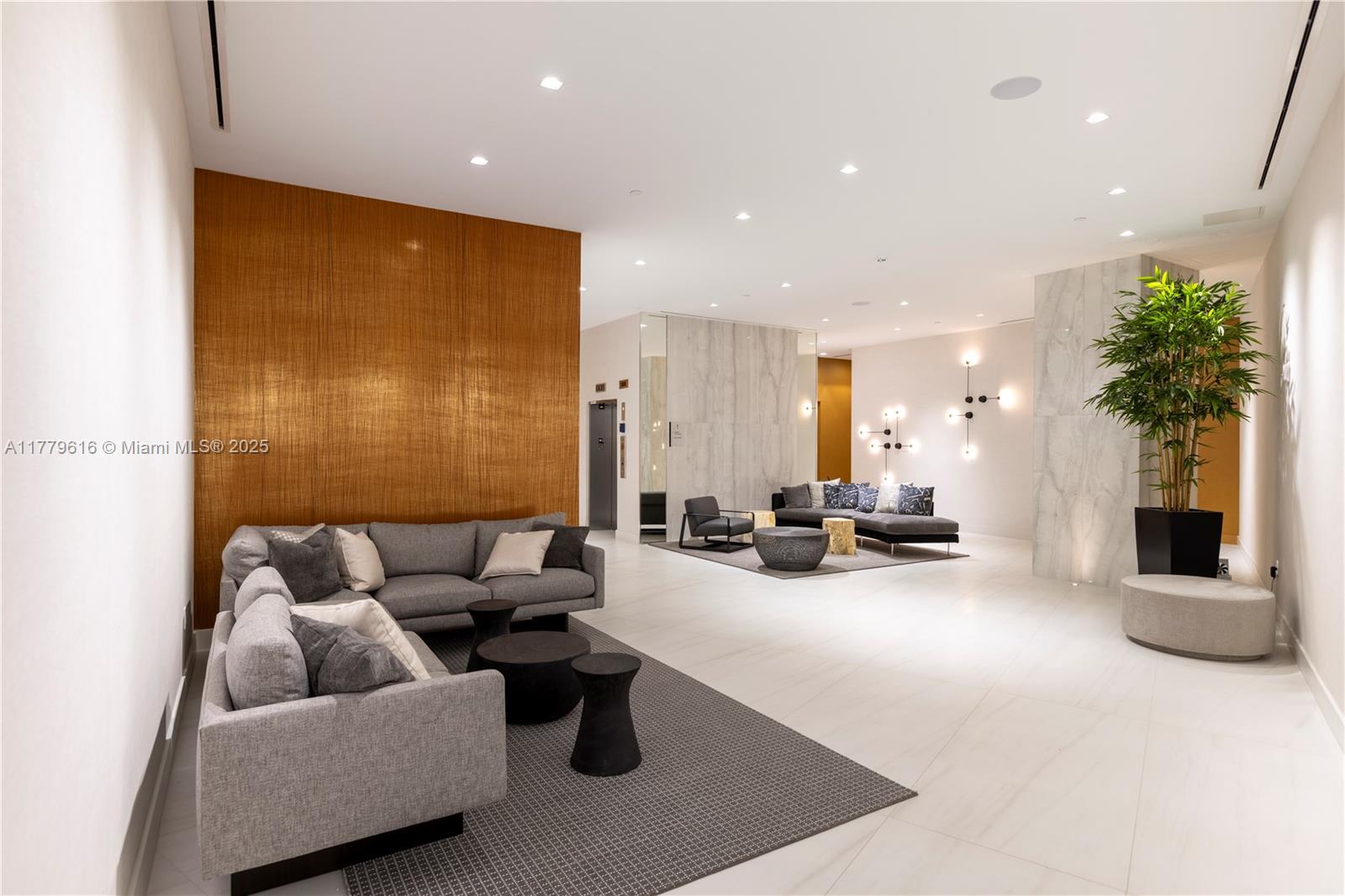 Aurora Condo - Residential