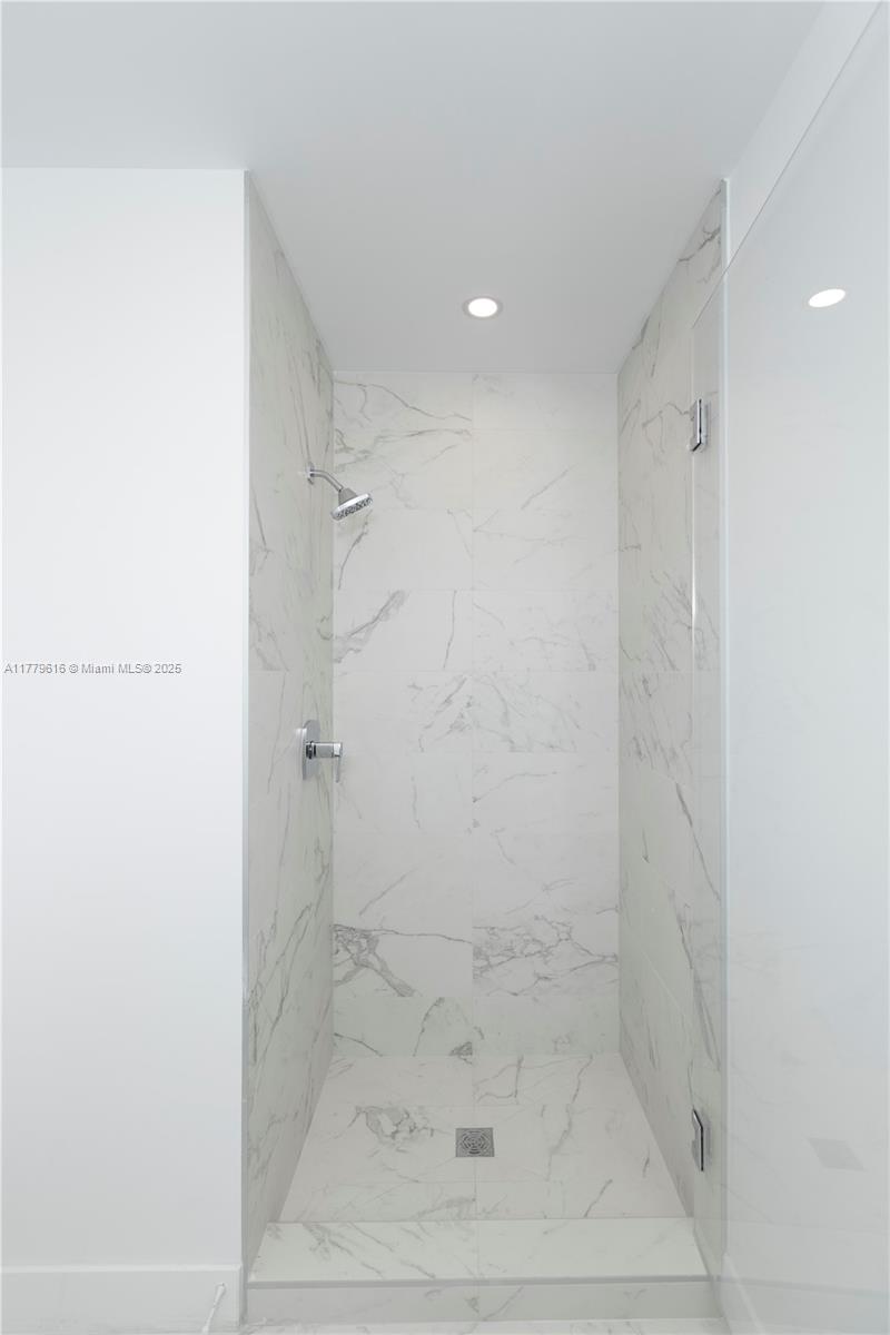 Aurora Condo - Residential