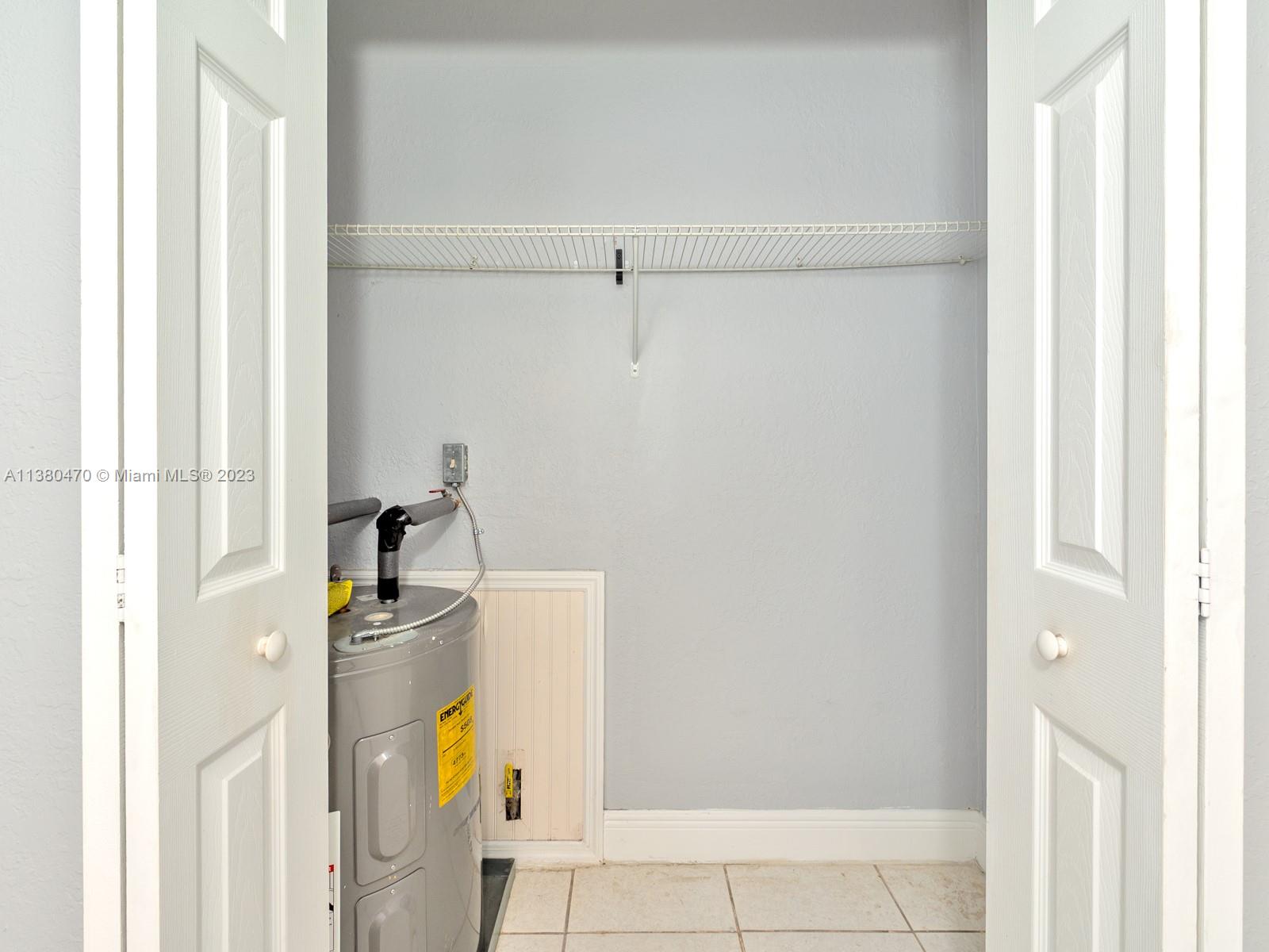 RIVERSIDE ADD AMEN PLAT - Residential Lease