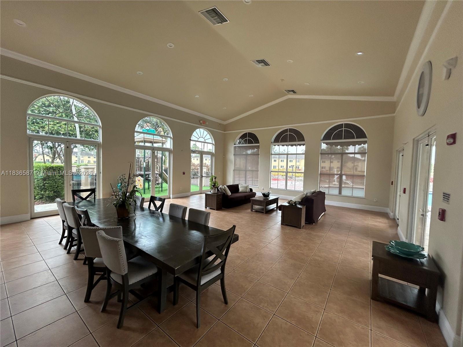 1230 NE 32nd Ave, Homestead, FL, 33033/$320,000 4 1230 NE 32nd Ave