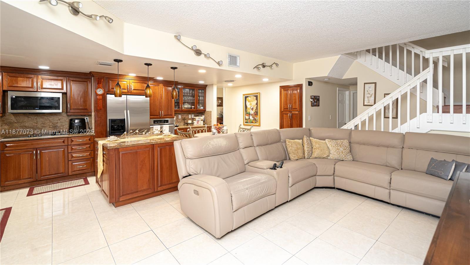 LAGO MAR SOUTH - Residential