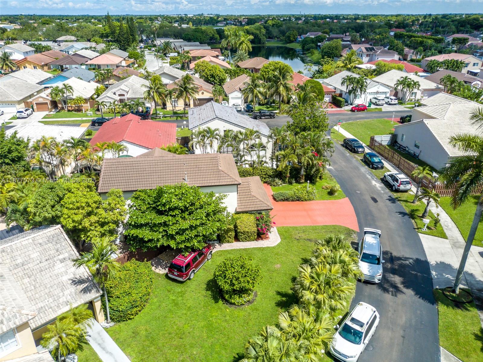 LAGO MAR SOUTH - Residential