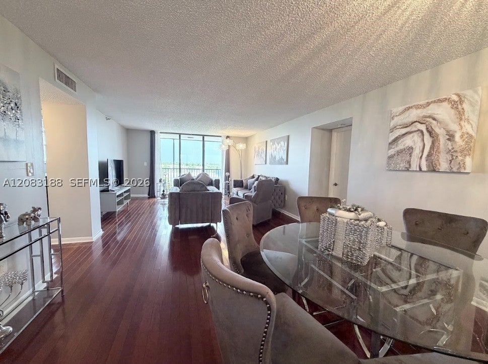 900 NE 195th St 703, Miami, FL, 33179/$260,000 2 900 NE 195th St 703