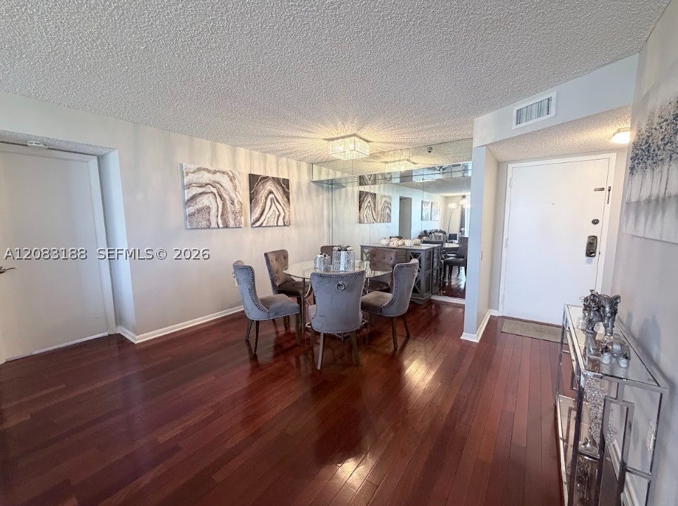 900 NE 195th St 703, Miami, FL, 33179/$260,000 3 900 NE 195th St 703