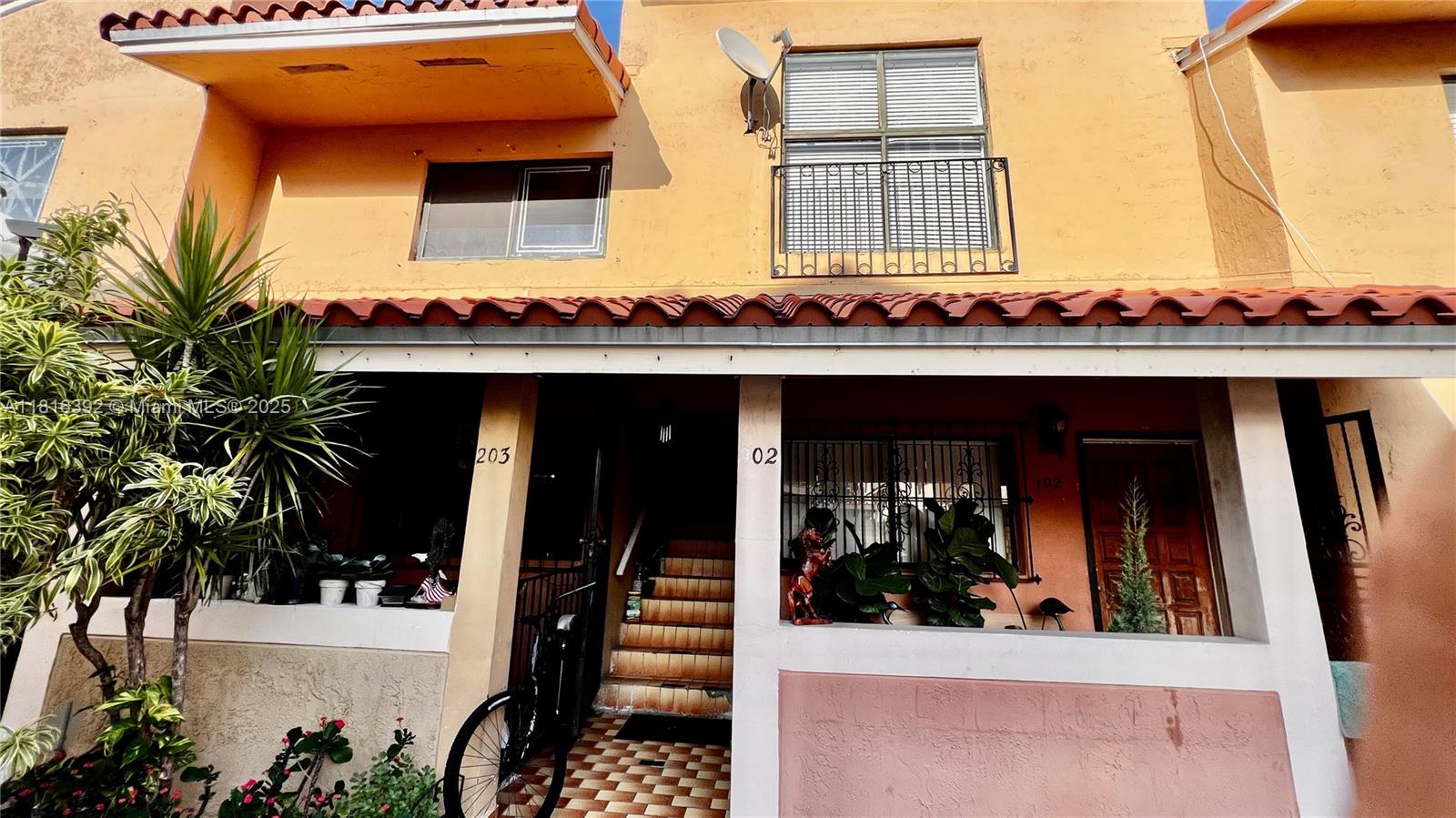 Don’t miss this opportunity to live in one of Hialeah’s most desirable communities! This gorgeous two-story unit is located in the highly sought-after El Prado community in Hialeah. Exceptionally well kept, the home offers a spacious layout with 2 bedrooms and 2 bathrooms on the first floor, plus an additional bedroom on the second floor, providing flexibility and comfort for any lifestyle.
Enjoy the convenience of an in-unit washer and dryer, along with a welcoming interior that’s move-in ready. In the heart of Hilaeah, quick access to local shoppings ,parks ,schools.20 Minutes from MIA airport,Close to major employments center in Doral,Medley.Minutes from Amelia Earhart Park.The area offers conectivity to I-75 Palmetto (SR826) and more ! This unit is also for sale .