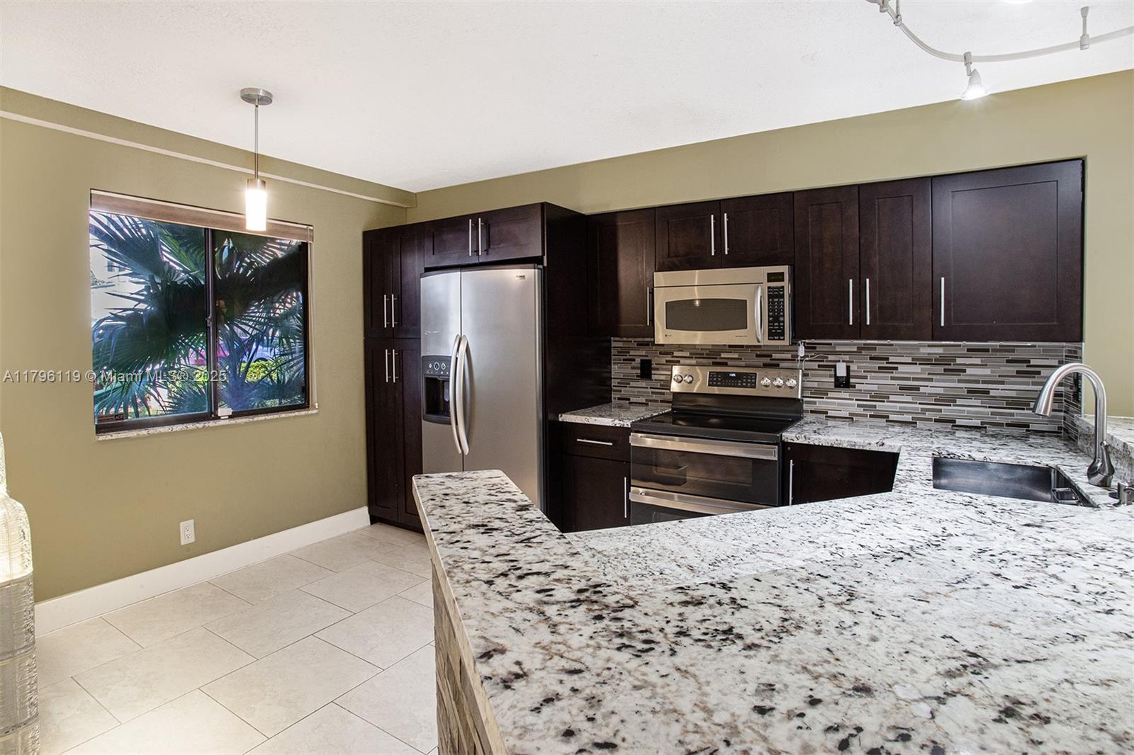 2213 Cypress Island Dr 102