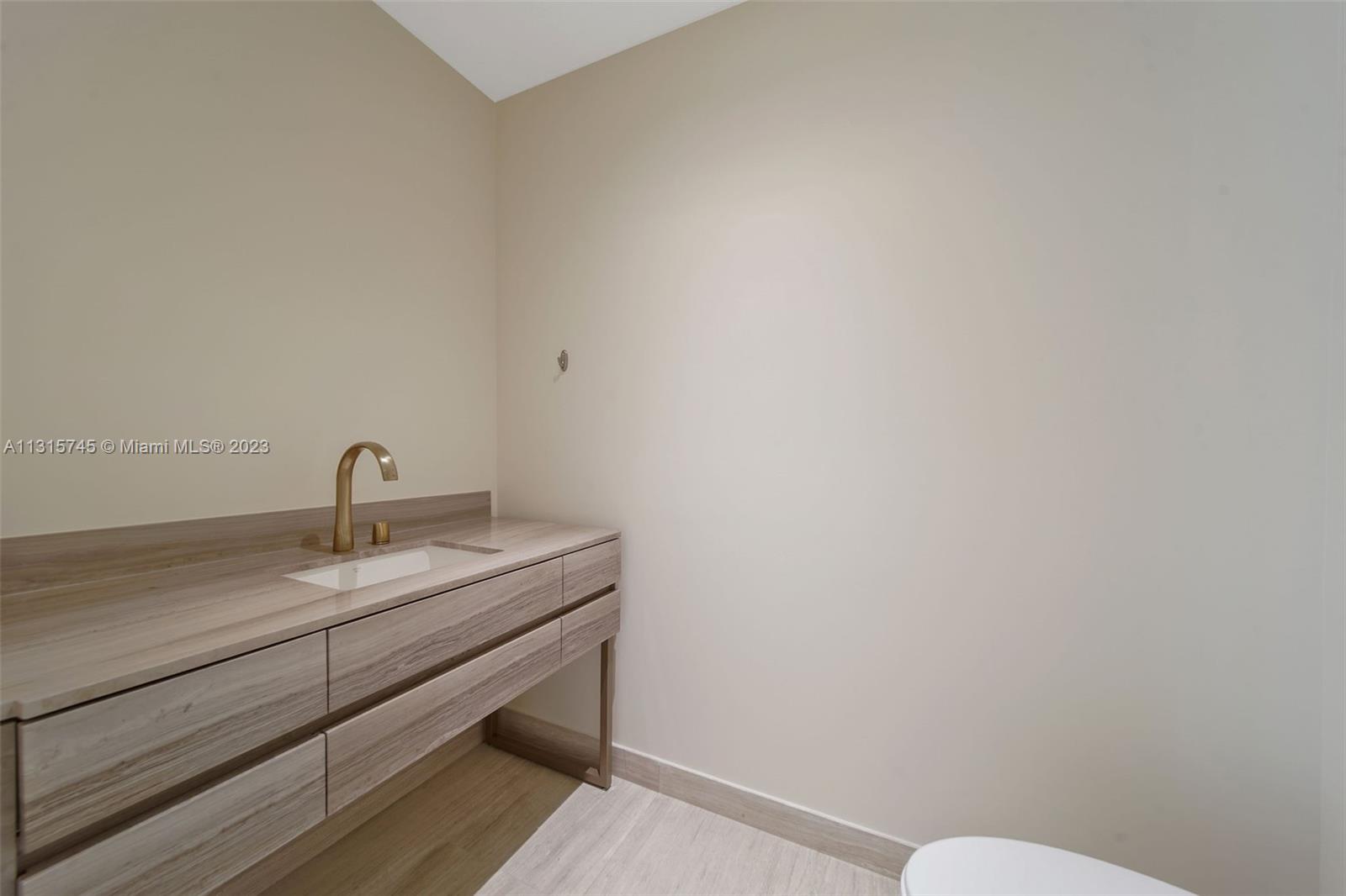 18975 COLLINS CONDO - Residential