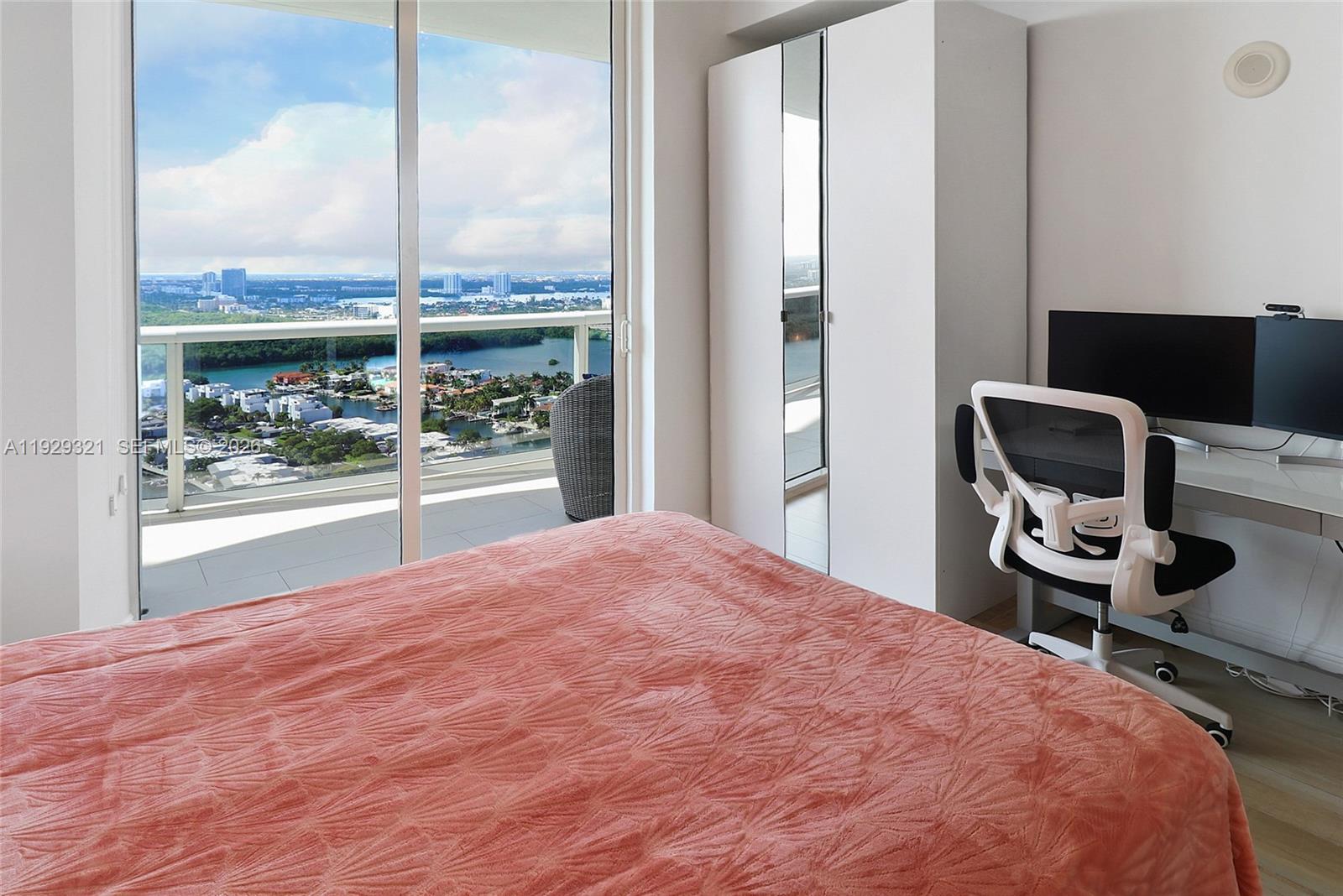 TDR TOWER I CONDO - Residential