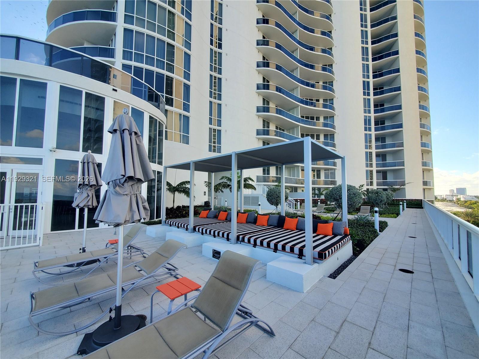 TDR TOWER I CONDO - Residential