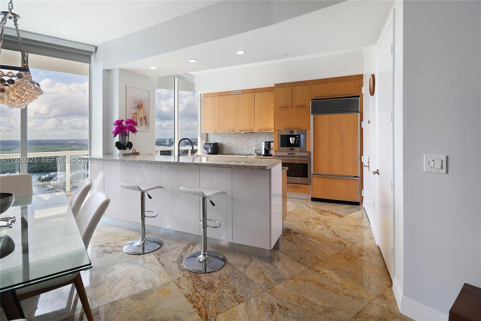 TDR TOWER I CONDO - Residential