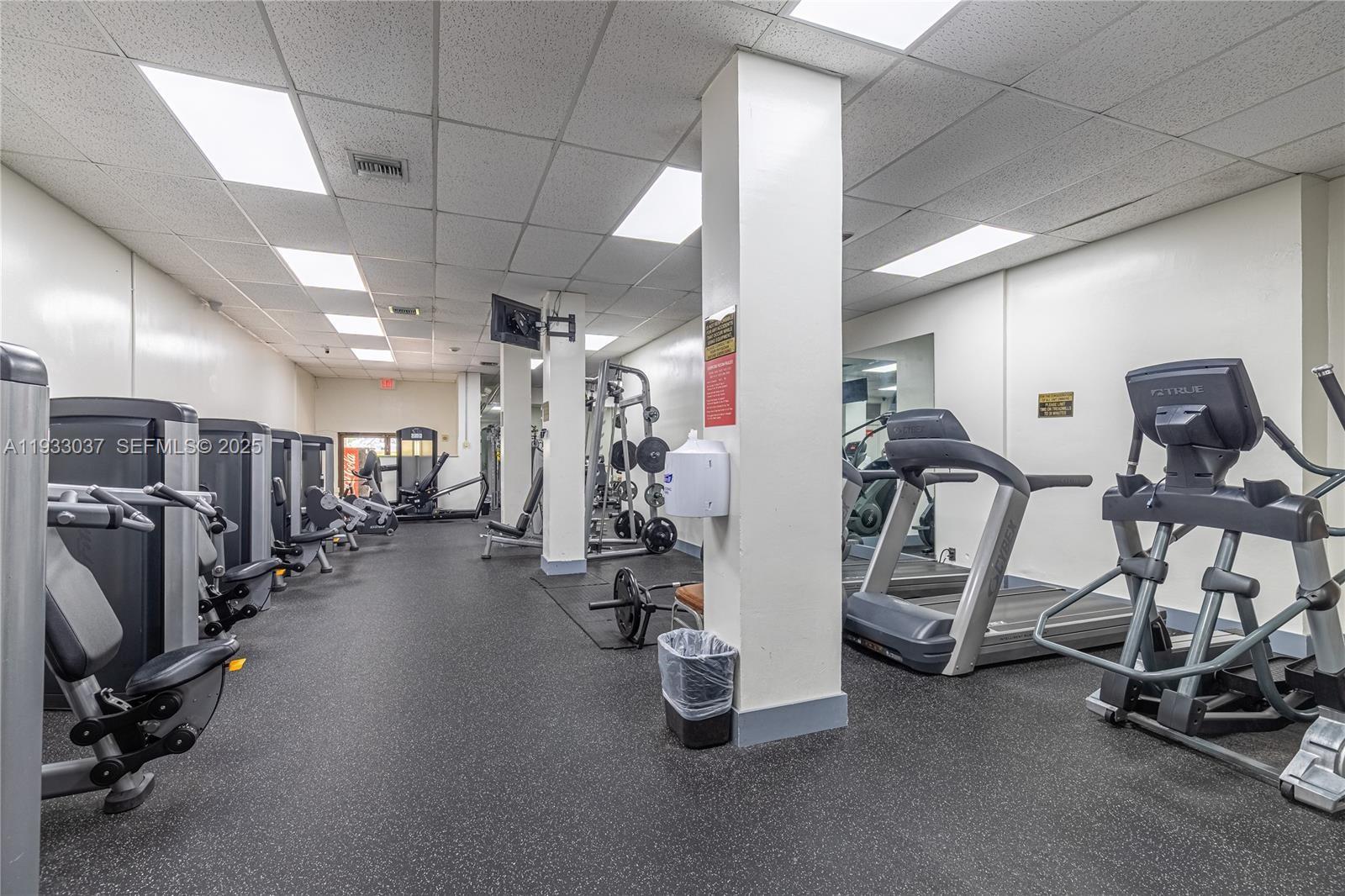 HALLMARK OF HOLLYWOOD CON - Residential Lease