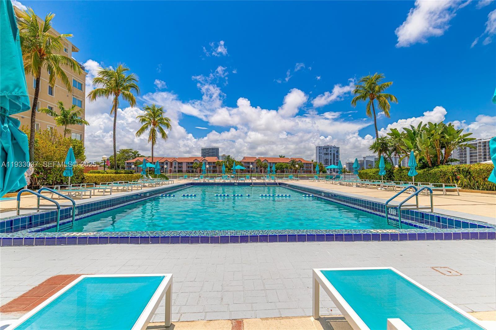 HALLMARK OF HOLLYWOOD CON - Residential Lease