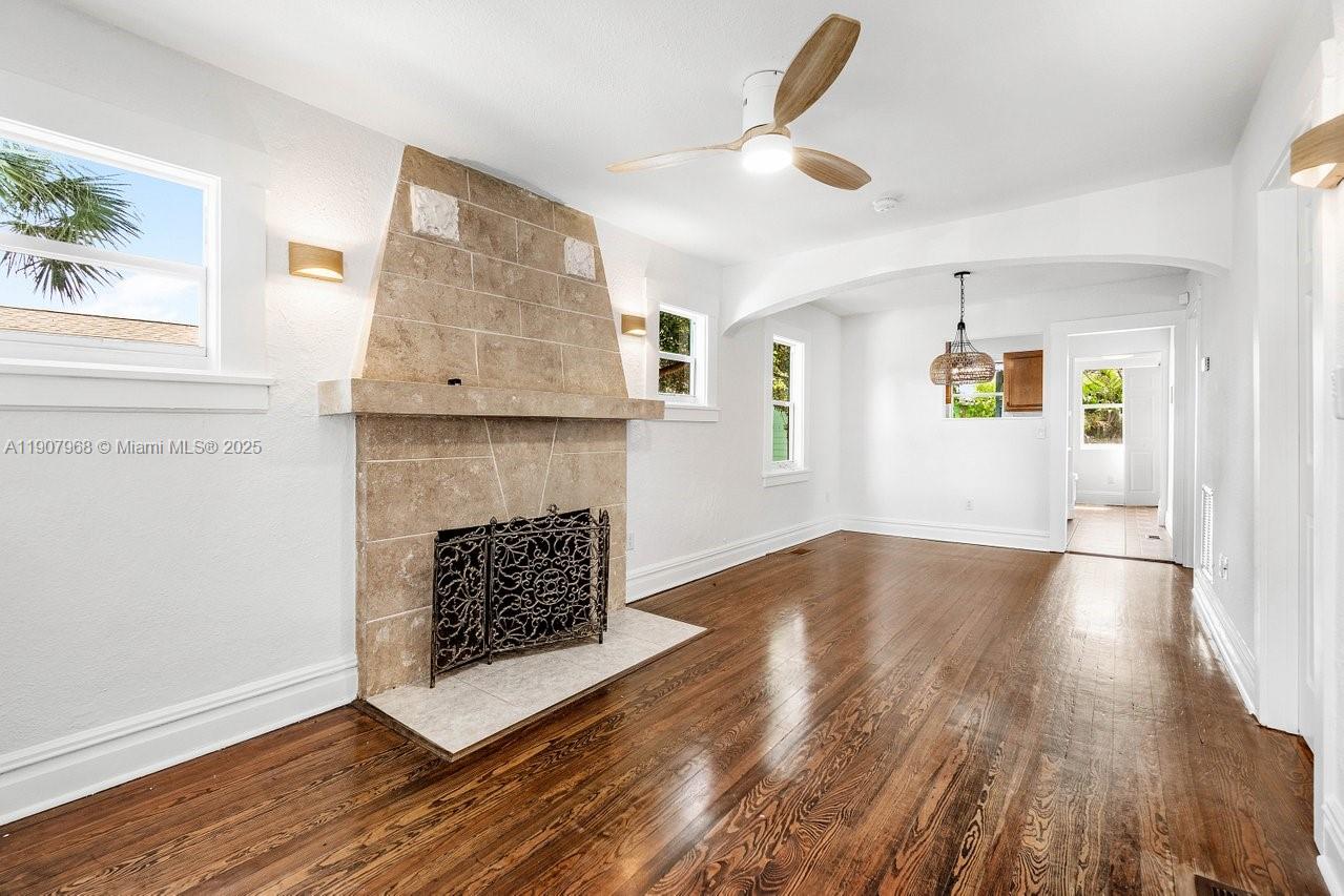 LAKE WORTH TOWN OF - Residential Lease