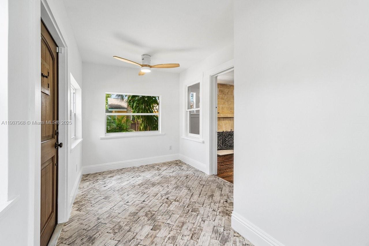 LAKE WORTH TOWN OF - Residential Lease