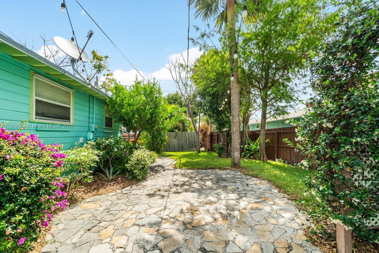 LAKE WORTH TOWN OF - Residential Lease