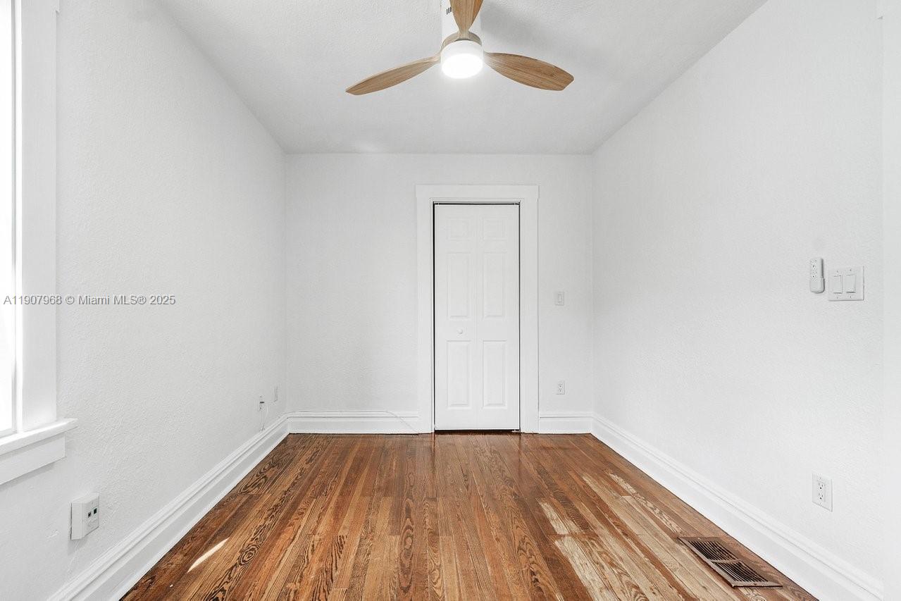 LAKE WORTH TOWN OF - Residential Lease