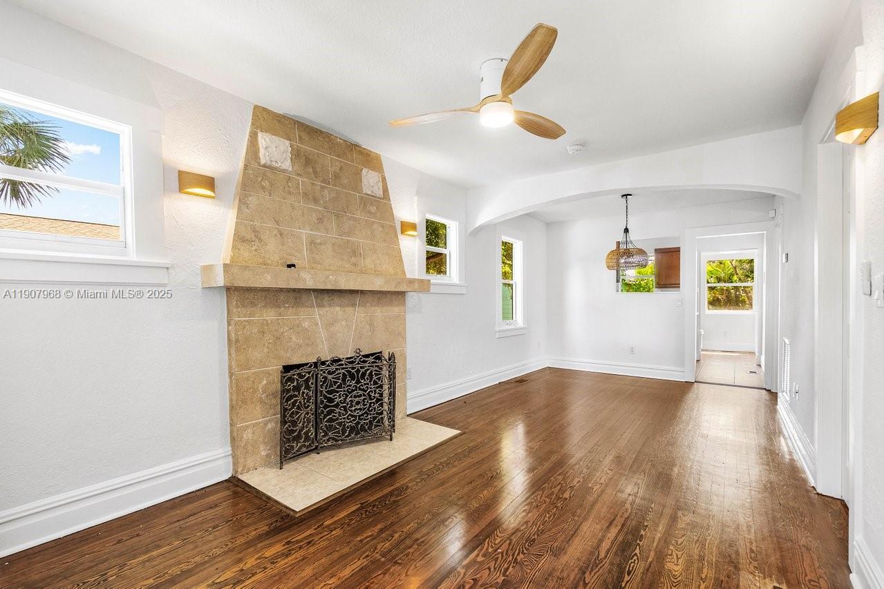 LAKE WORTH TOWN OF - Residential Lease