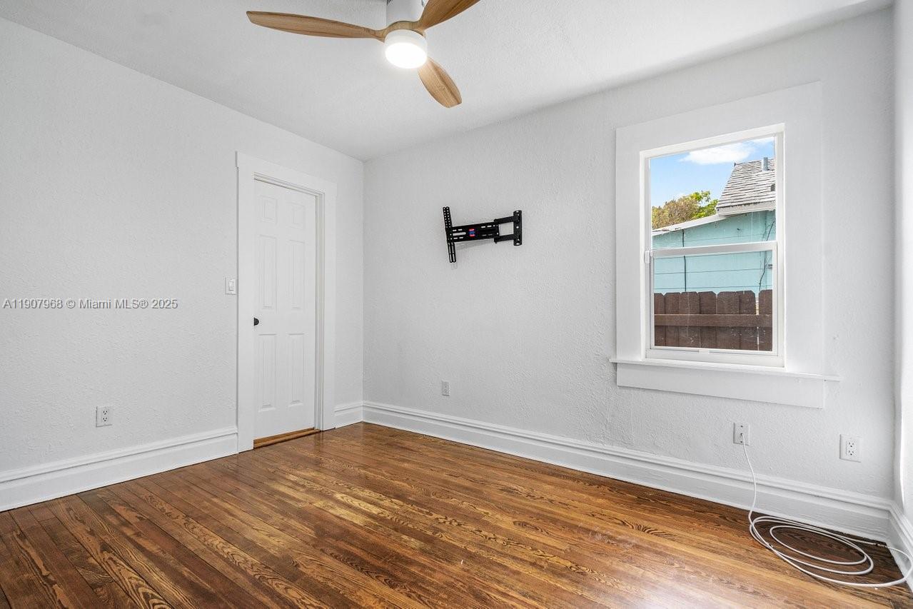 LAKE WORTH TOWN OF - Residential Lease