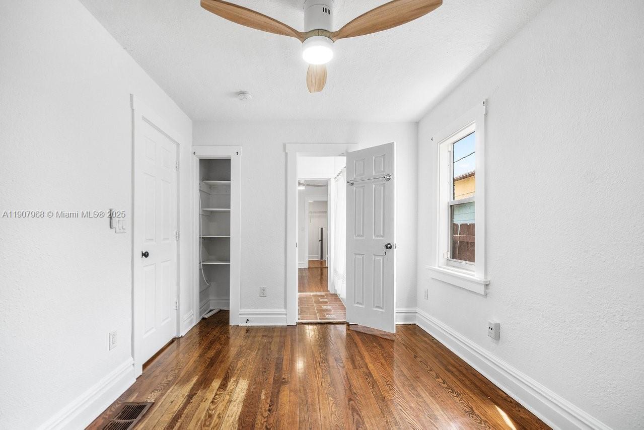 LAKE WORTH TOWN OF - Residential Lease