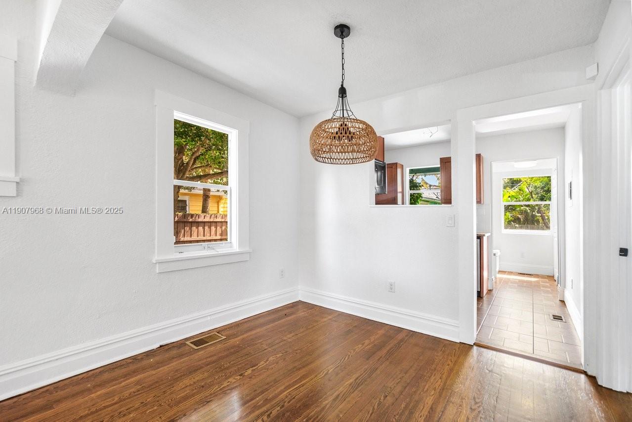 LAKE WORTH TOWN OF - Residential Lease