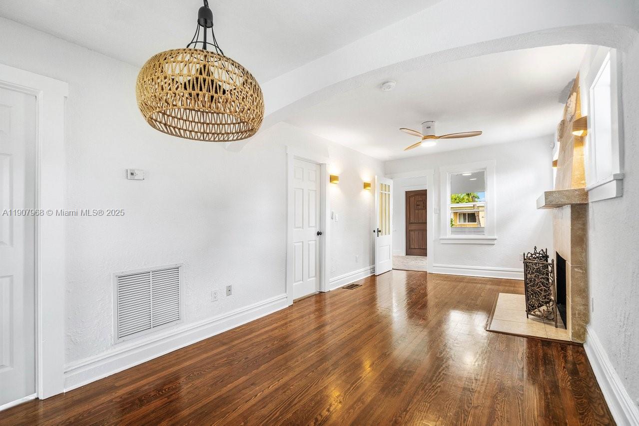 LAKE WORTH TOWN OF - Residential Lease