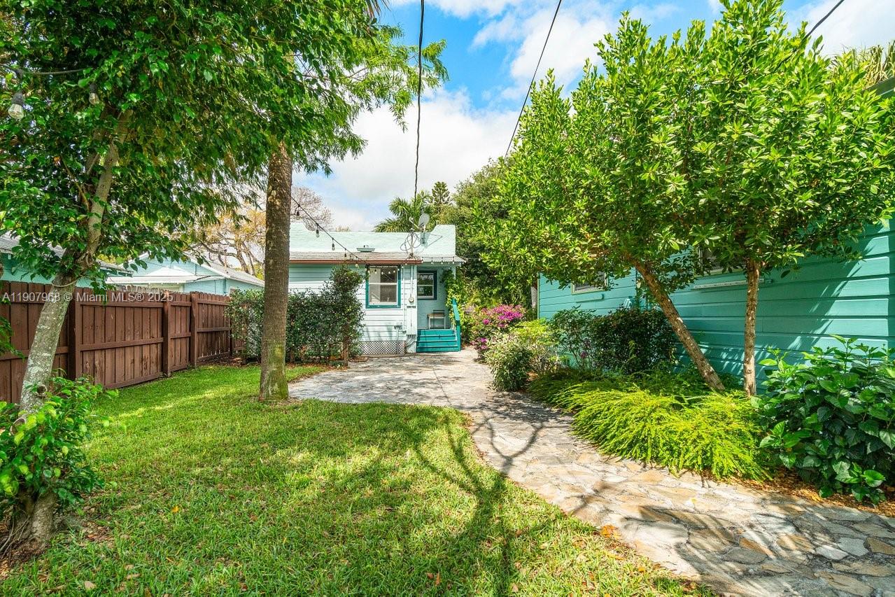 LAKE WORTH TOWN OF - Residential Lease