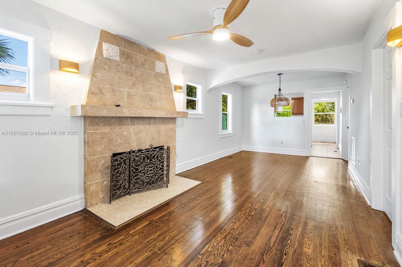 LAKE WORTH TOWN OF - Residential Lease