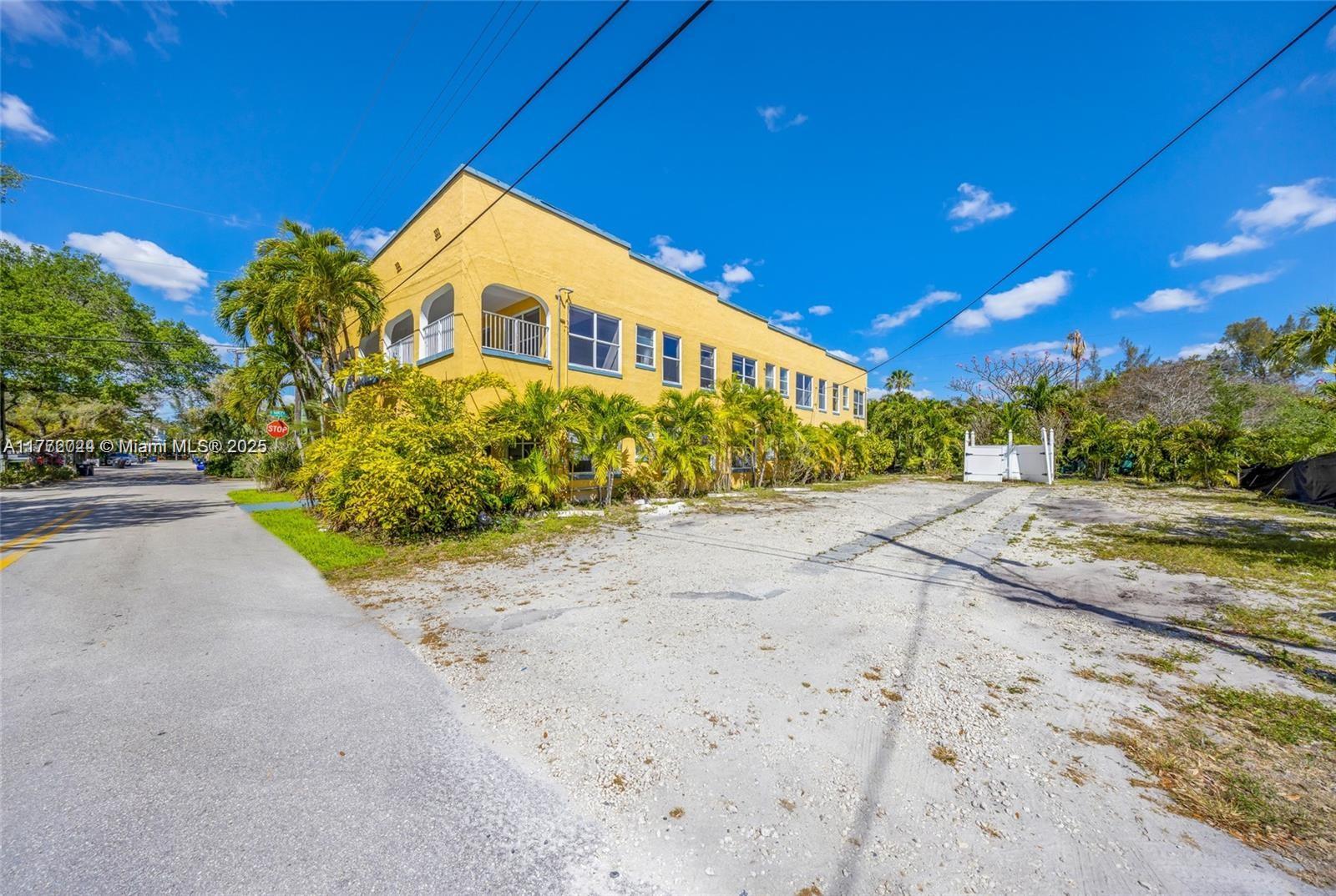 Sailboat Bend - Residential Income