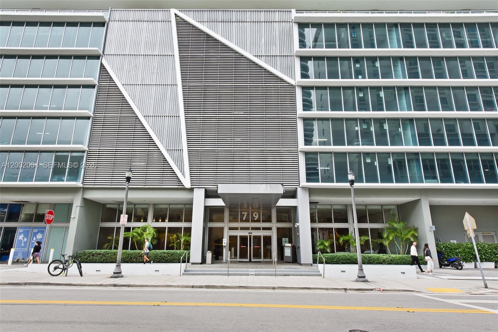 THE AXIS ON BRICKELL COND - Residential